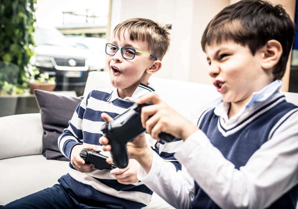 Universitarios combaten la obesidad infantil con videojuegos