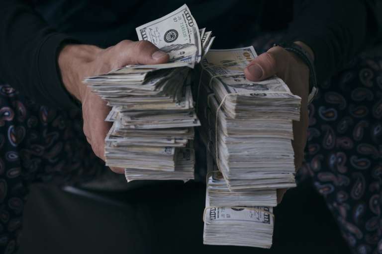 Apple se transforma en la primera compañía del billón de dólares