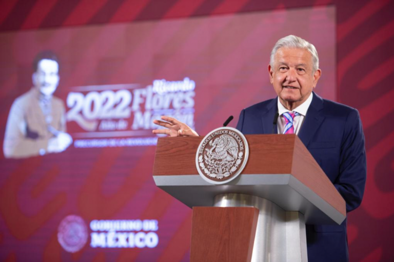 AMLO pide que Twitter no se preste "como instrumento de guerra sucia"