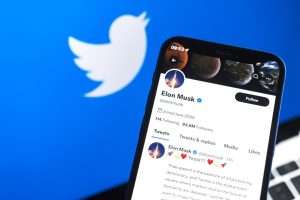 Perfil de Elon Musk en Twitter