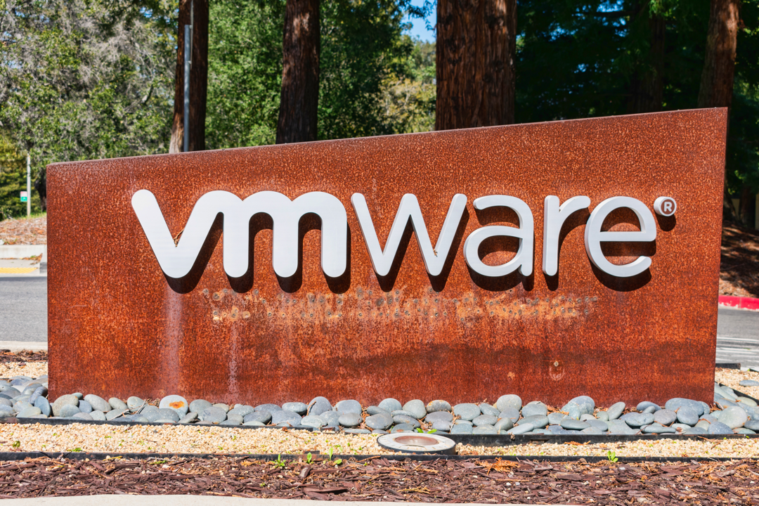 “Mientras seamos independientes contrataciones continúan”: VMware a empleados