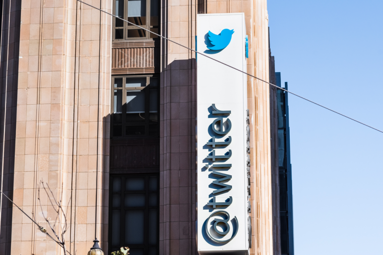 Accionistas de Twitter aprueban oferta de Musk por $44,000 mdd