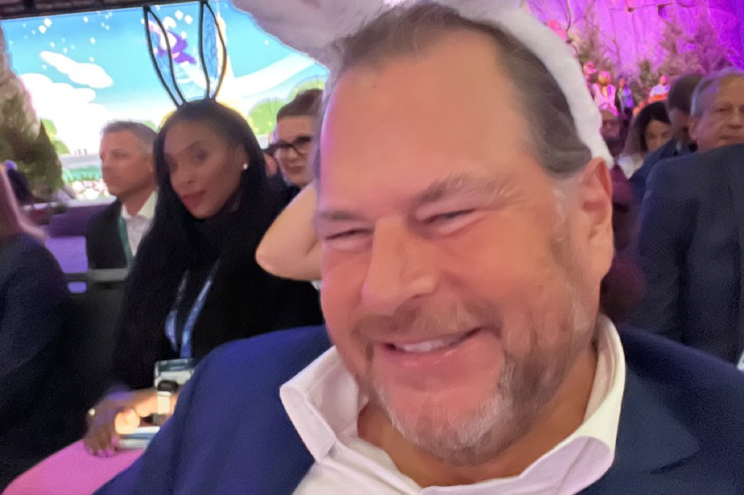 Marc Benioff, de Salesforce, mete ruido sobre Twitter: “si fuera solo yo, la compraría”