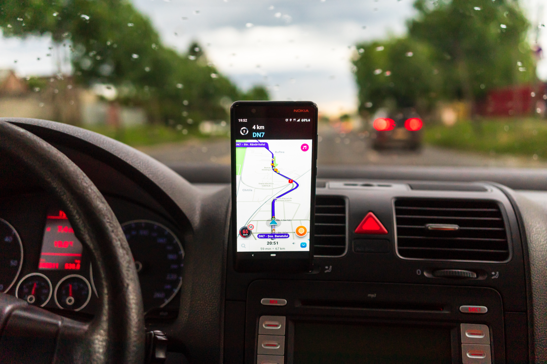 Waze usada en un automóvil