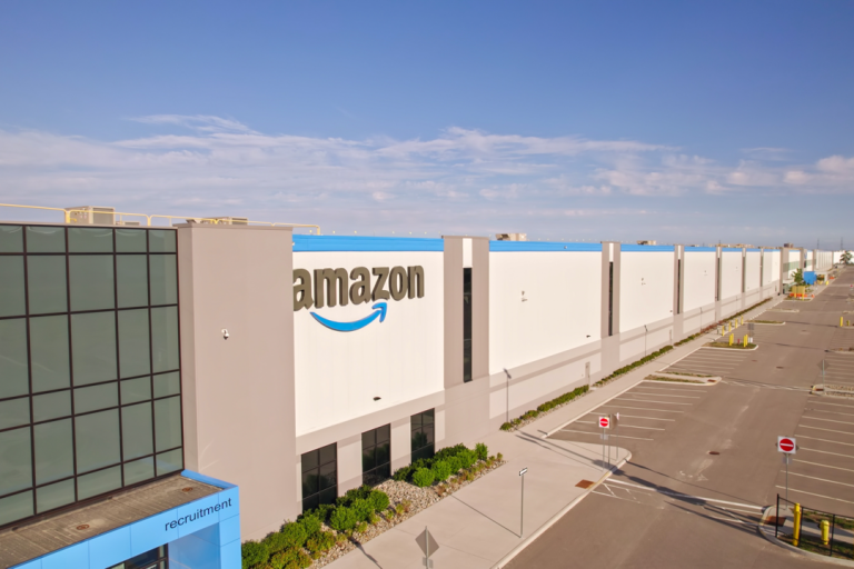 Amazon confirmó despidos en el área de Dispositivos y servicios.