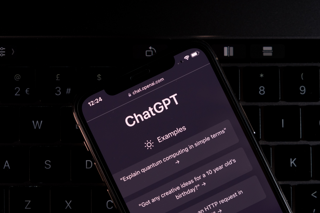 Banorte prueba ChatGPT; le pide redactar un comunicado