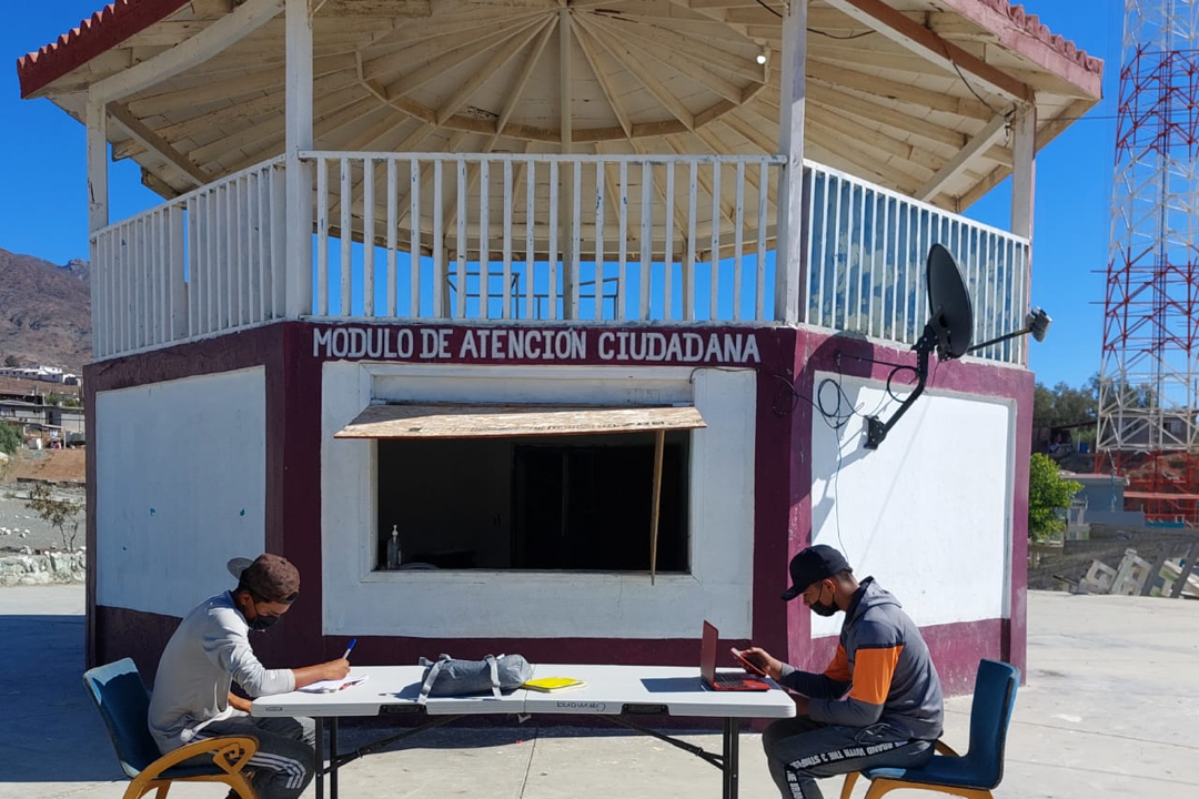 Una de las aldeas inteligentes de la SICT en Isla de Cedros, Baja California.