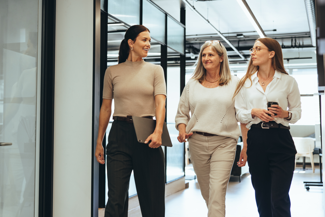 AWS lanza iniciativa con ONG para impulsar que mujeres inviertan en startups