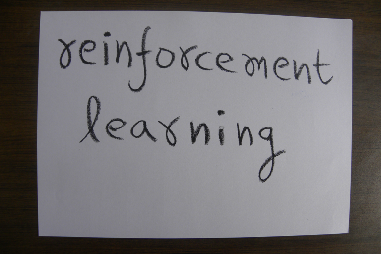 ¿Qué es el aprendizaje por refuerzo?
